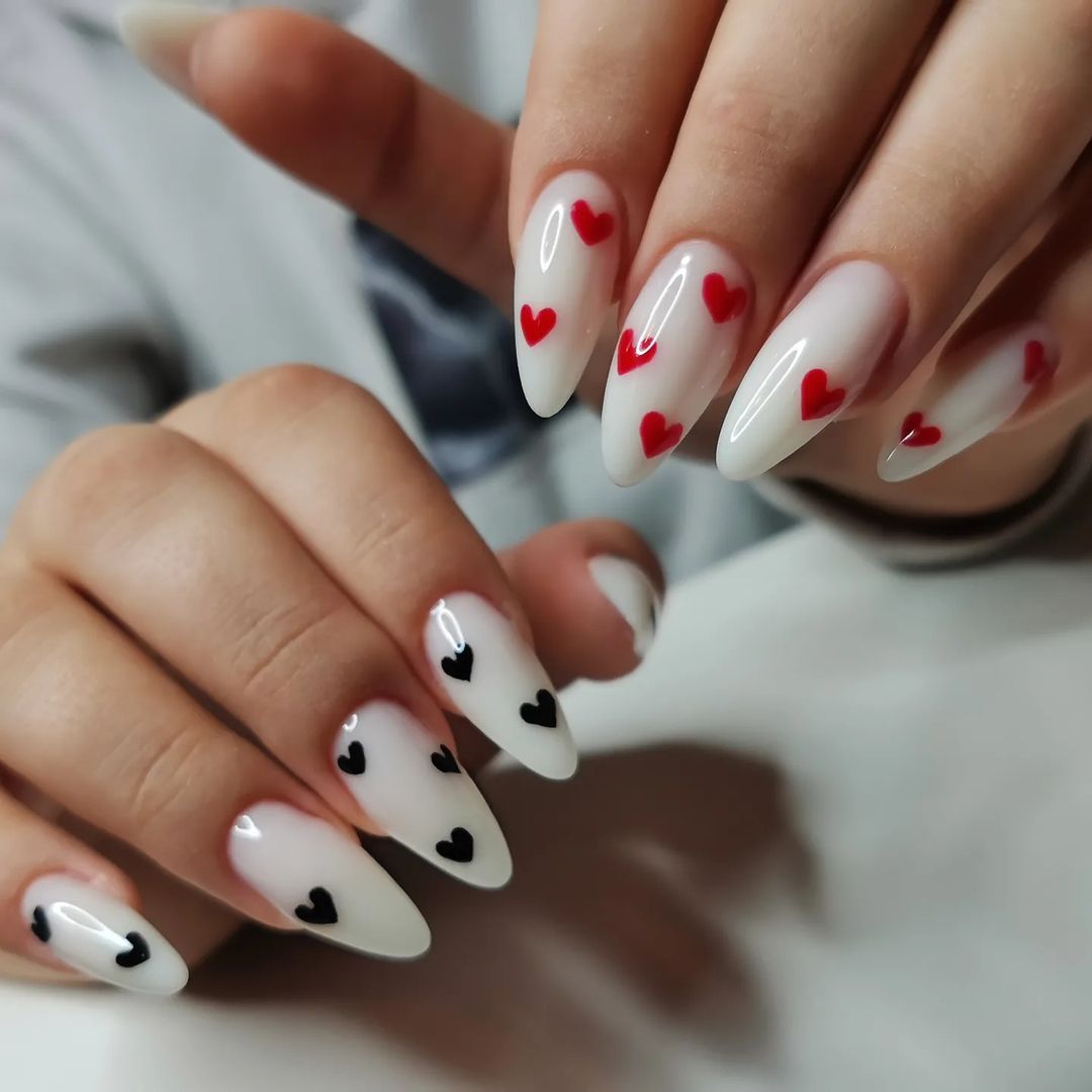 Uñas con corazones: La manicura para San Valentín 2022