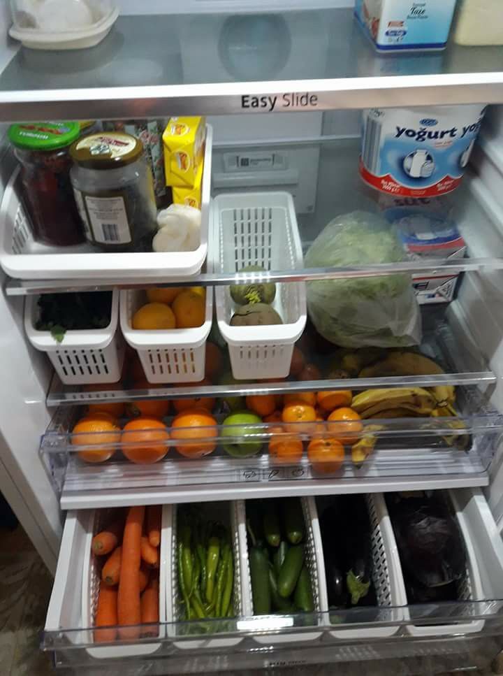 como organizar un refrigerador pequeño