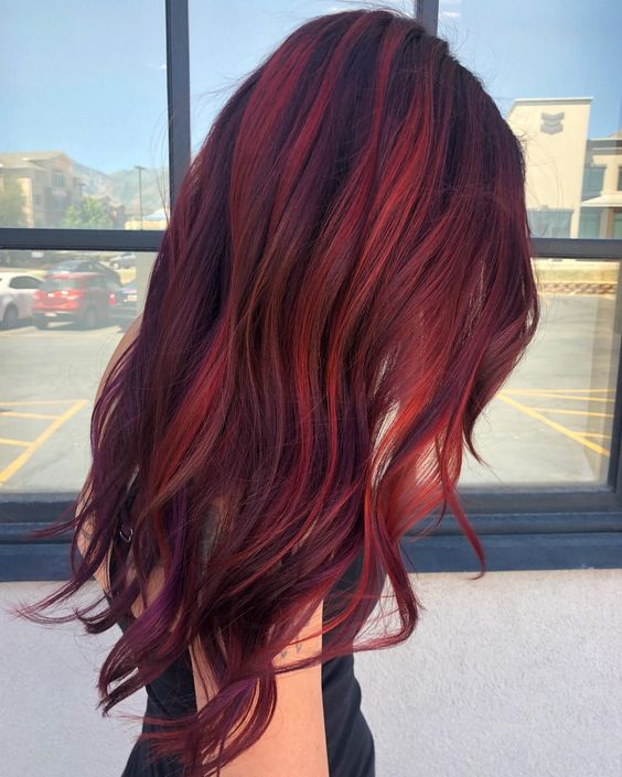 cabello rojo con negro