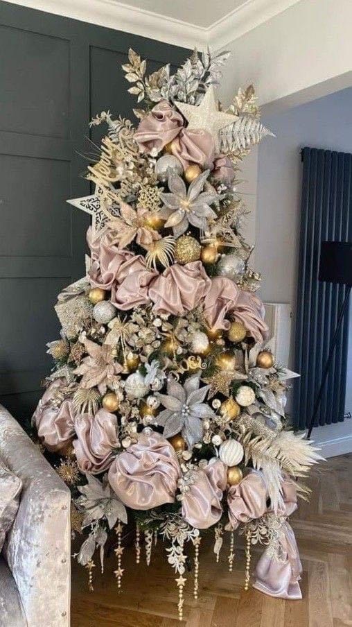 30 Ideas para decorar un árbol de navidad rosa que te ¡Encantarán!
