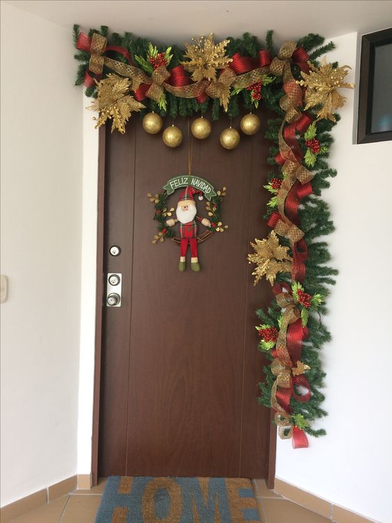decoración de puertas navideñas
