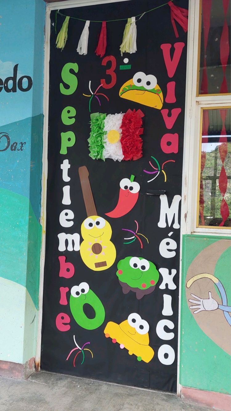 puerta escolar decorada septiembre