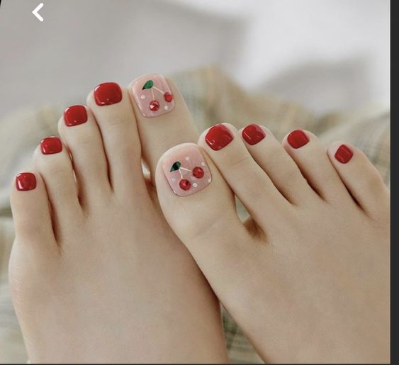 Uñas rojas en pies