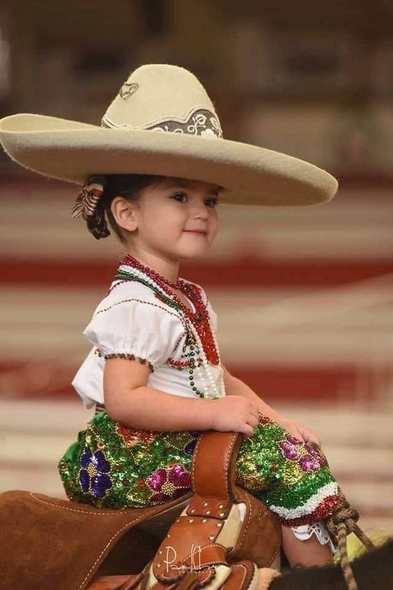 Ideas de look estilo mexicana para niñas