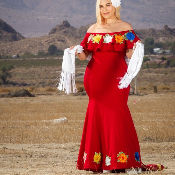 Look mexicano para chicas curvy 